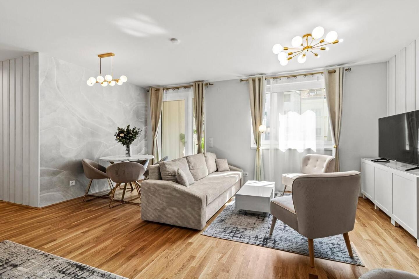 Balkon I Tiefgaragen Parkplatz I 5 Min Zum Einkaufszentrum I Schnelles Wlan Apartment Wien